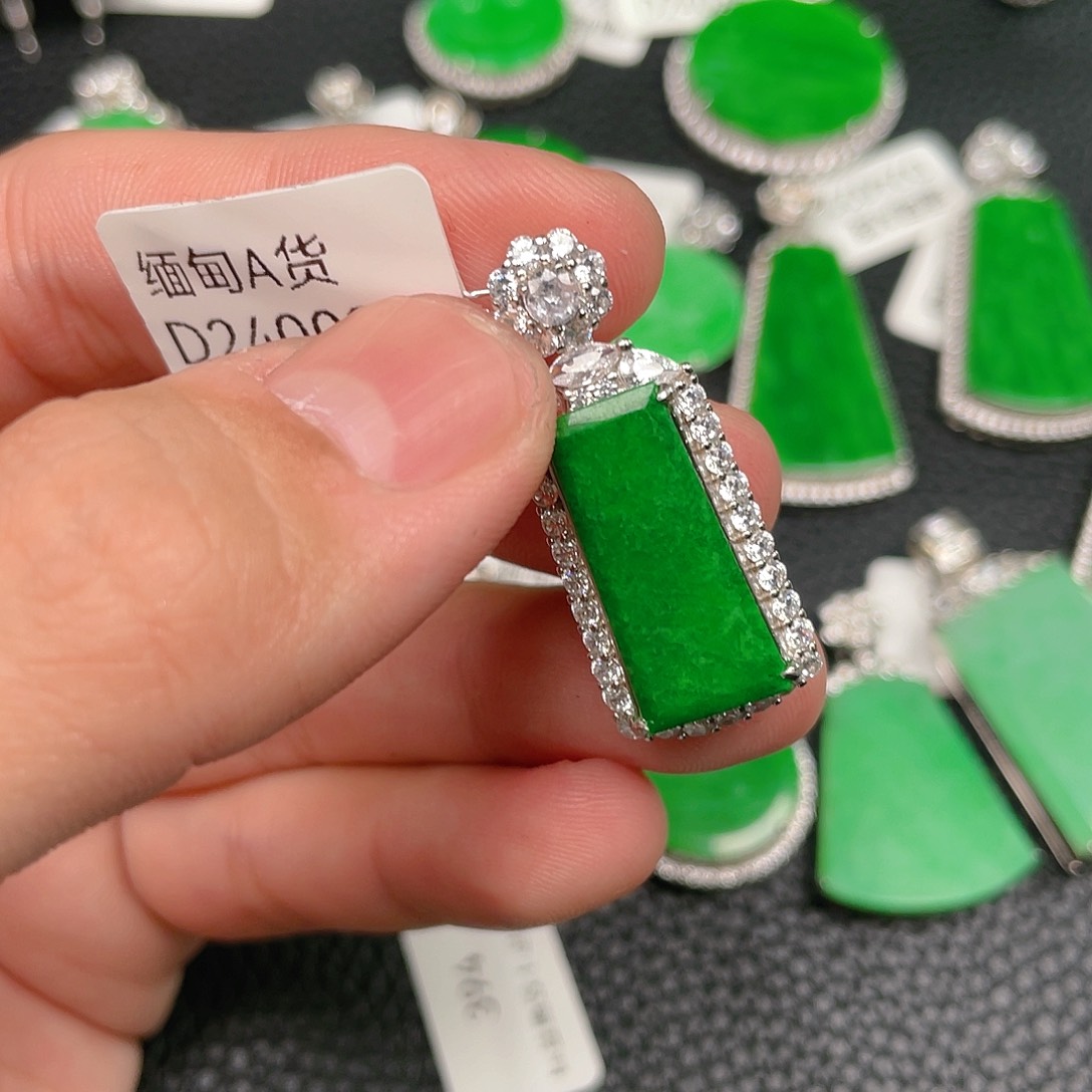 【闪购商品】翡翠吊坠(不含链)银S925镶嵌