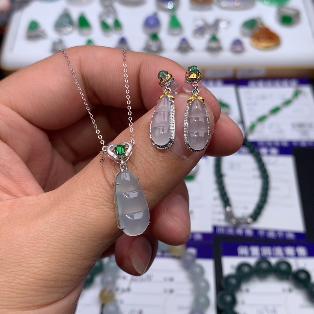 定制翡翠18K金镶嵌24小时鉴赏期