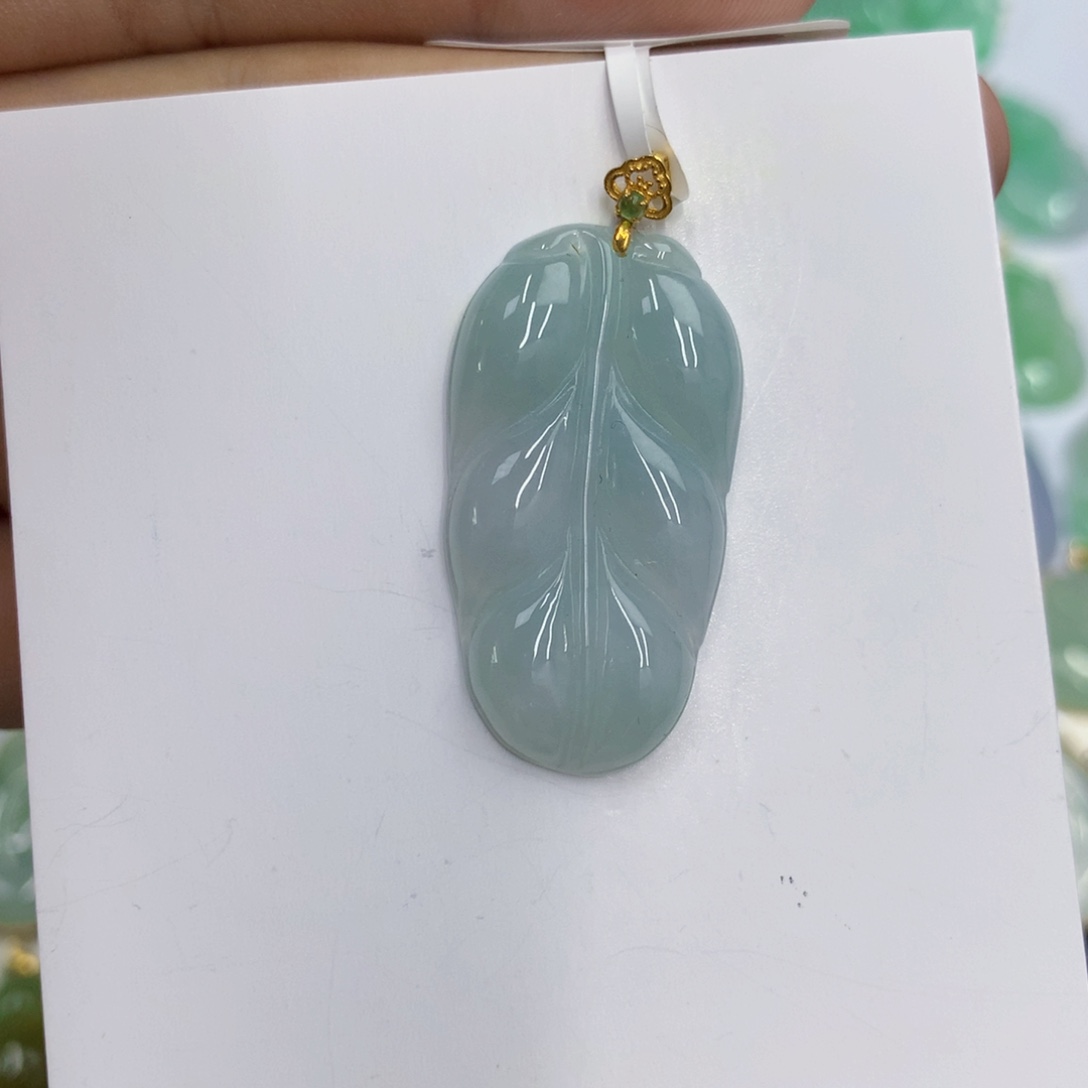 翡翠18K金镶嵌颈饰翡翠