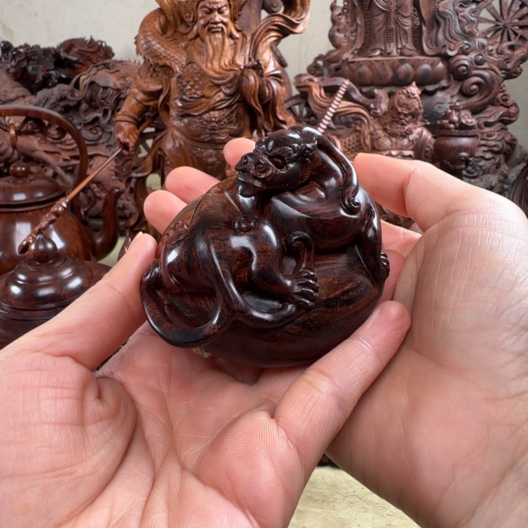 狂***雕黄花梨/降香黄檀把件螭龙 手把件