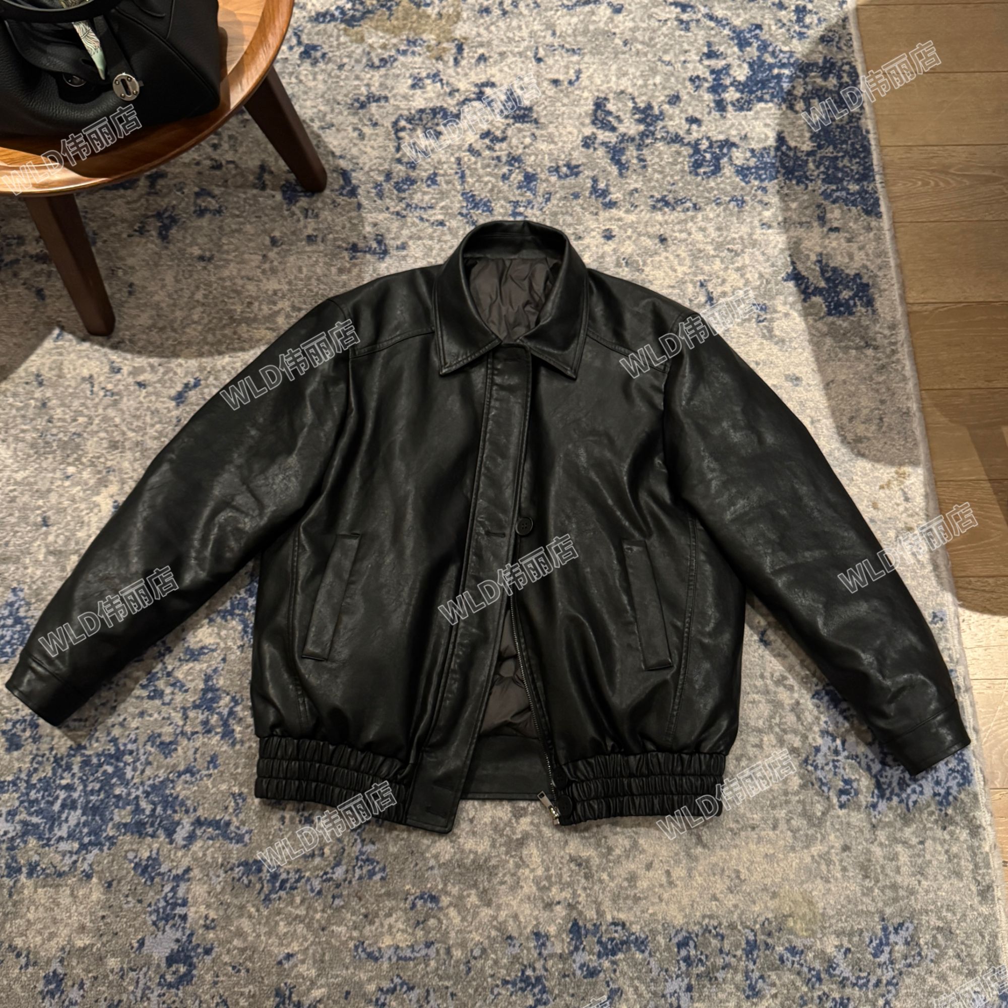 伟丽6店4585款【复古翻领羽绒皮衣外套】新款时尚大牌简约皮衣外套
