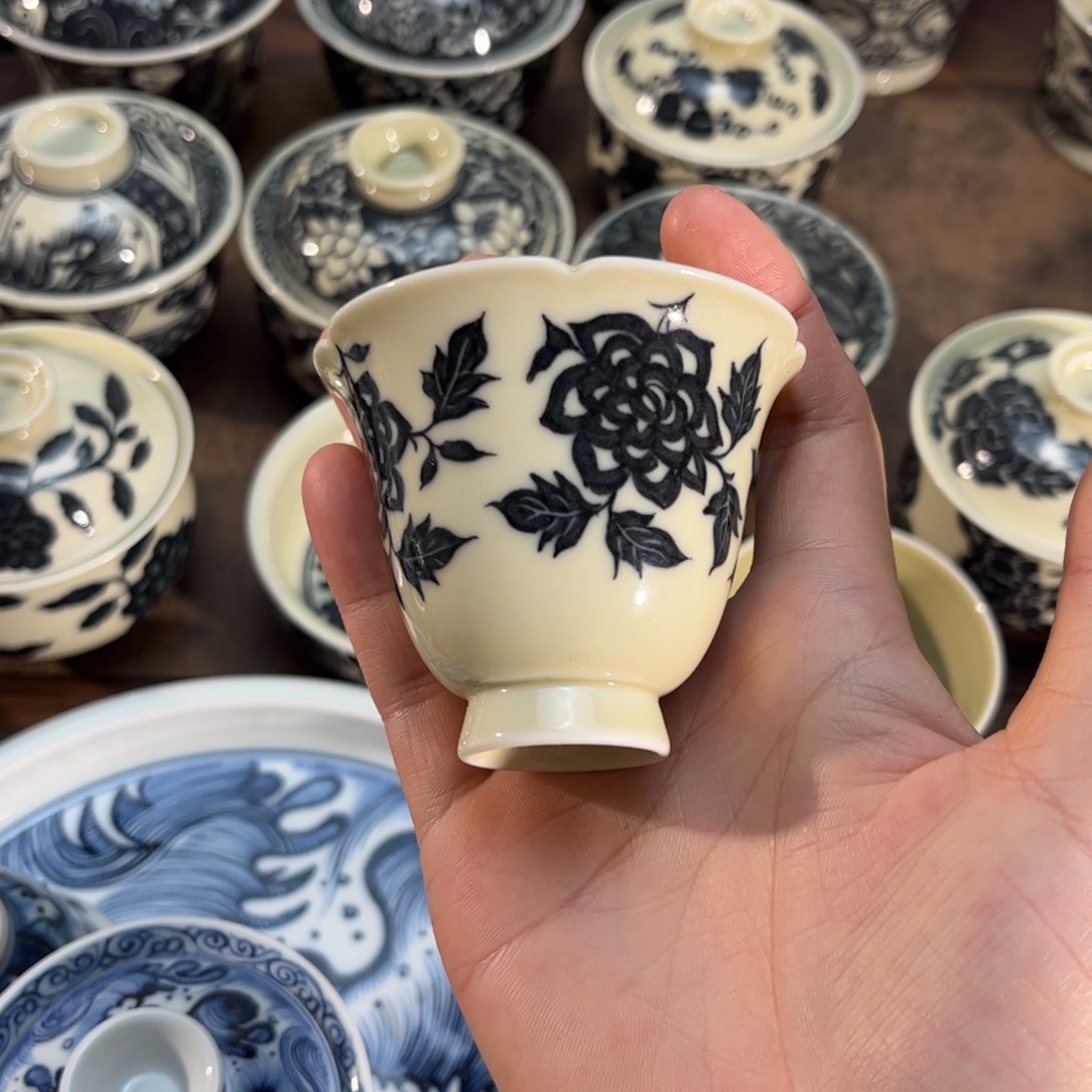 爻***。景德镇2号花卉铃铛杯