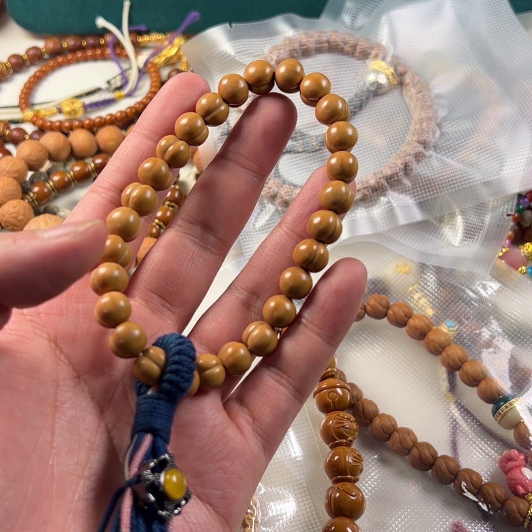 吊坠猴头核桃。。。。。。。。。。。