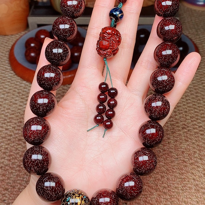 檀香紫檀（小叶紫檀）20手持