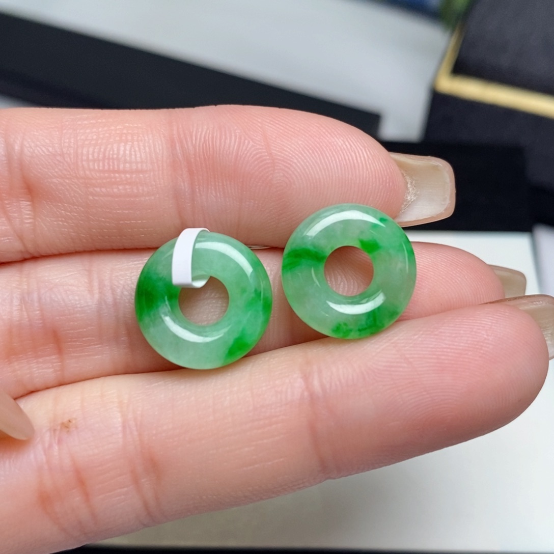 翡翠耳饰未镶嵌甜甜圈