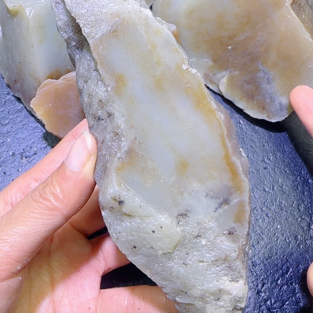 和田玉未镶嵌珠宝半成品