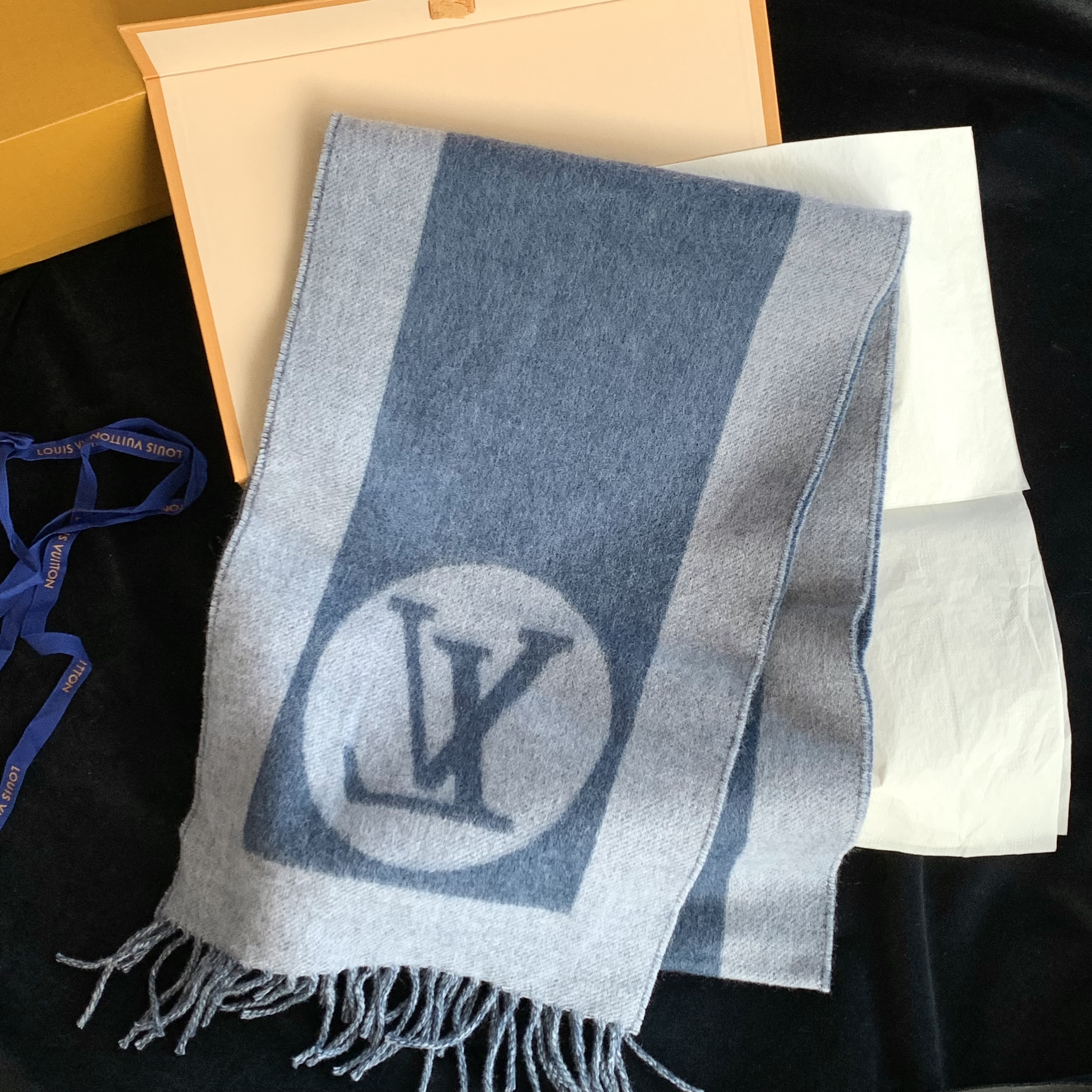 99新 LouisVuitton/路易威登 蓝灰羊毛围巾 18795007