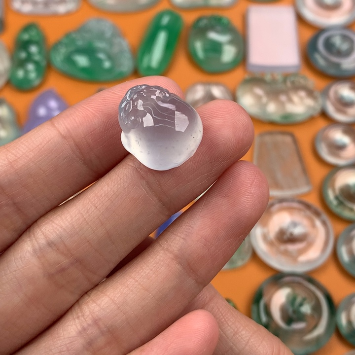 翡翠挂件未镶嵌16.9 -14.4-9.1