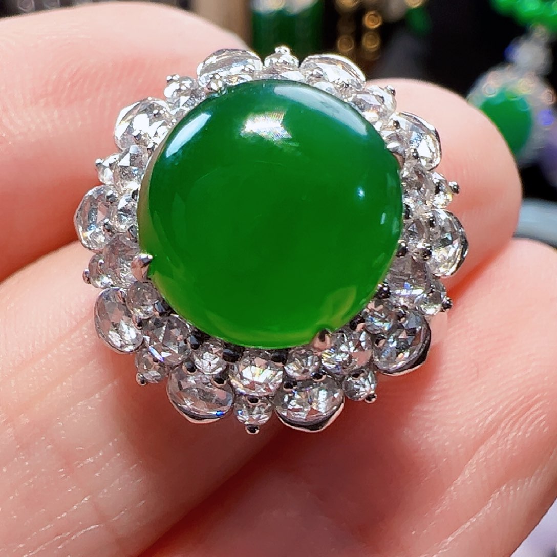 翡翠戒指18K金镶嵌签收后24小时鉴赏期