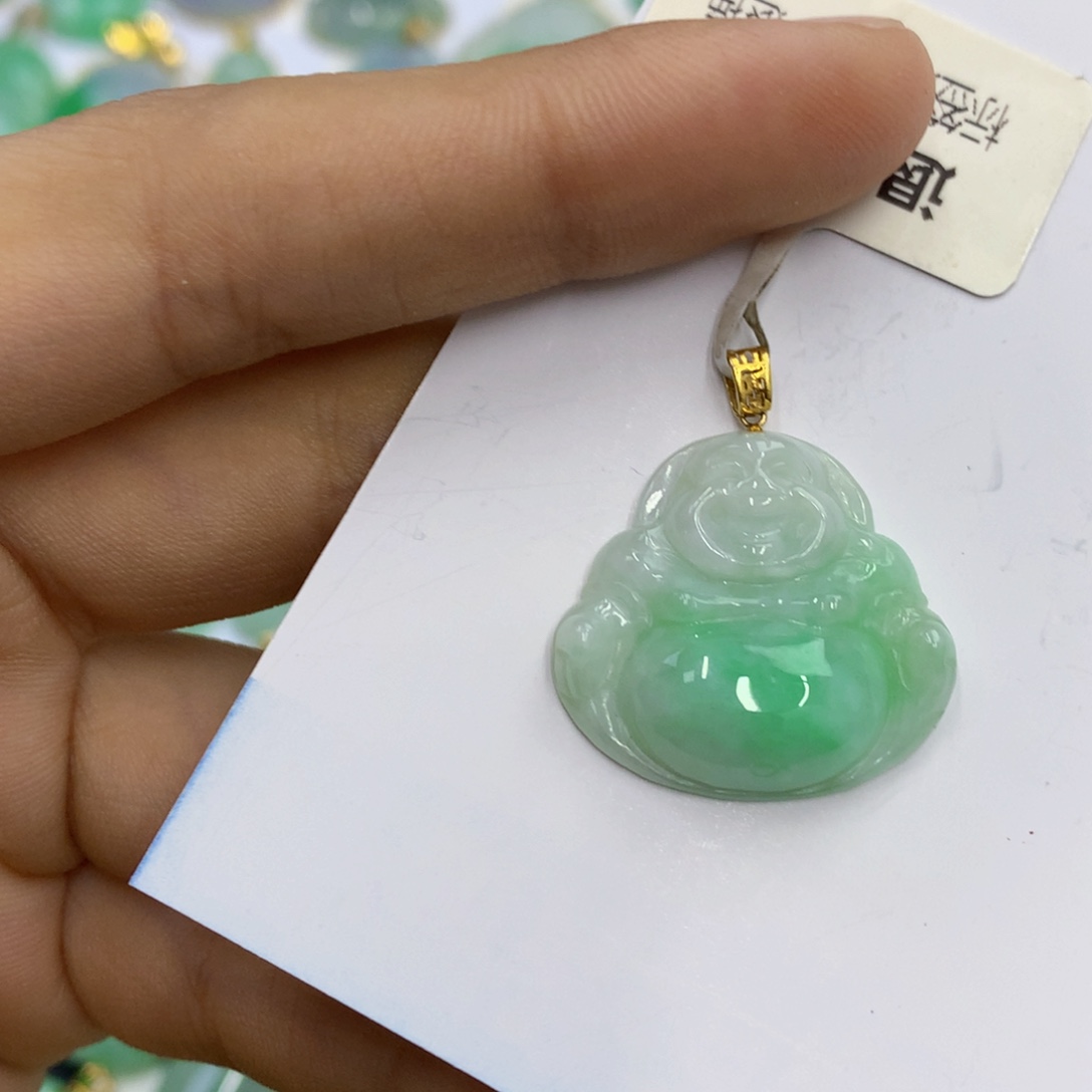 翡翠18K金镶嵌颈饰翡翠