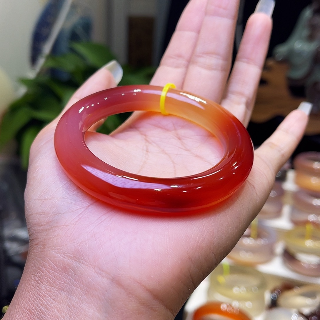 运****玛瑙/玉髓未镶嵌手镯