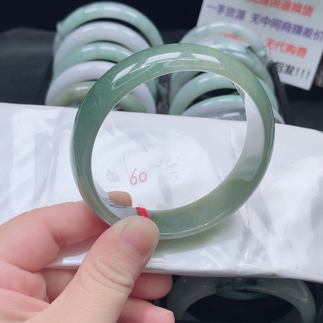 翡翠未镶嵌手镯515