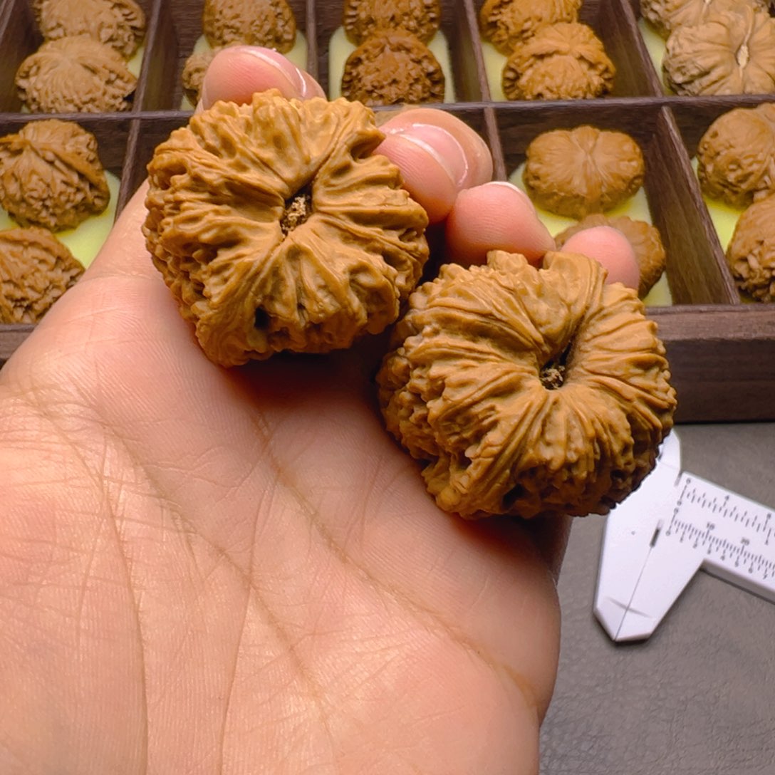 文玩核桃把件南疆石