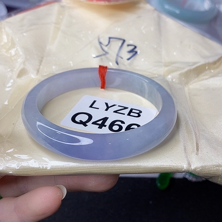 翡翠手镯未镶嵌蔚*