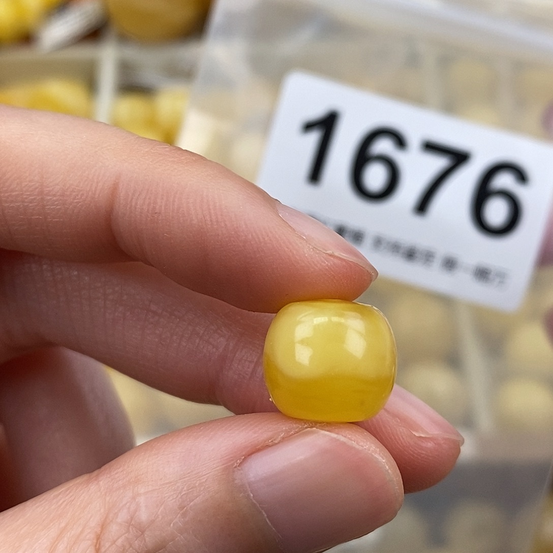 蜜蜡未镶嵌珠宝奇石12.3