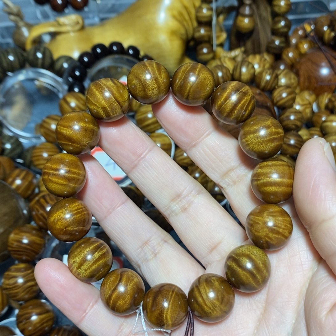金丝楠木雕工艺品15