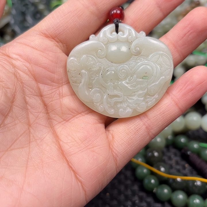 和田玉未镶嵌颈饰