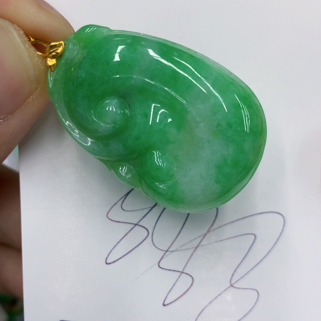 翡翠颈饰18K金镶嵌翡翠
