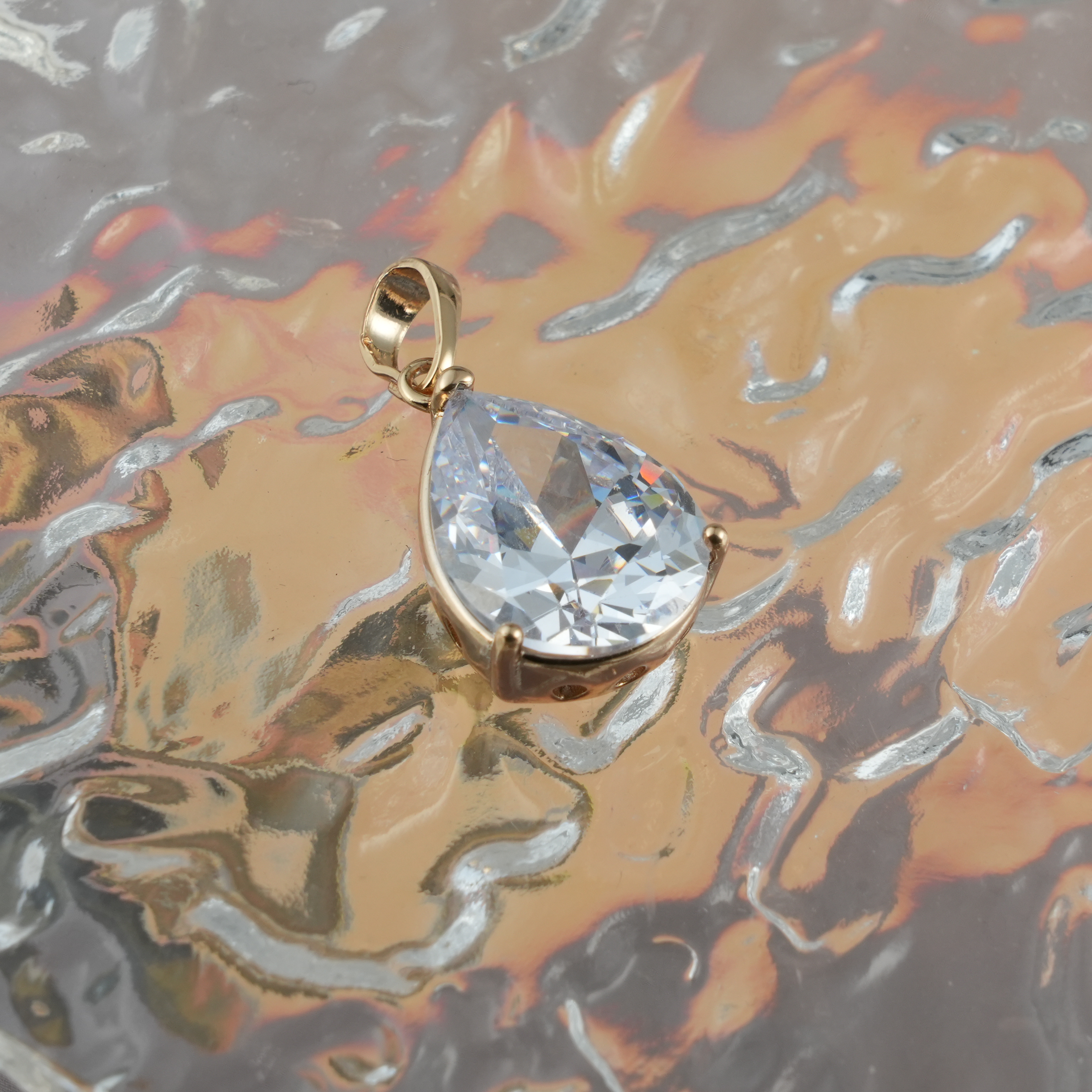 【灵儿优选】水滴款大白吊坠——————DW1