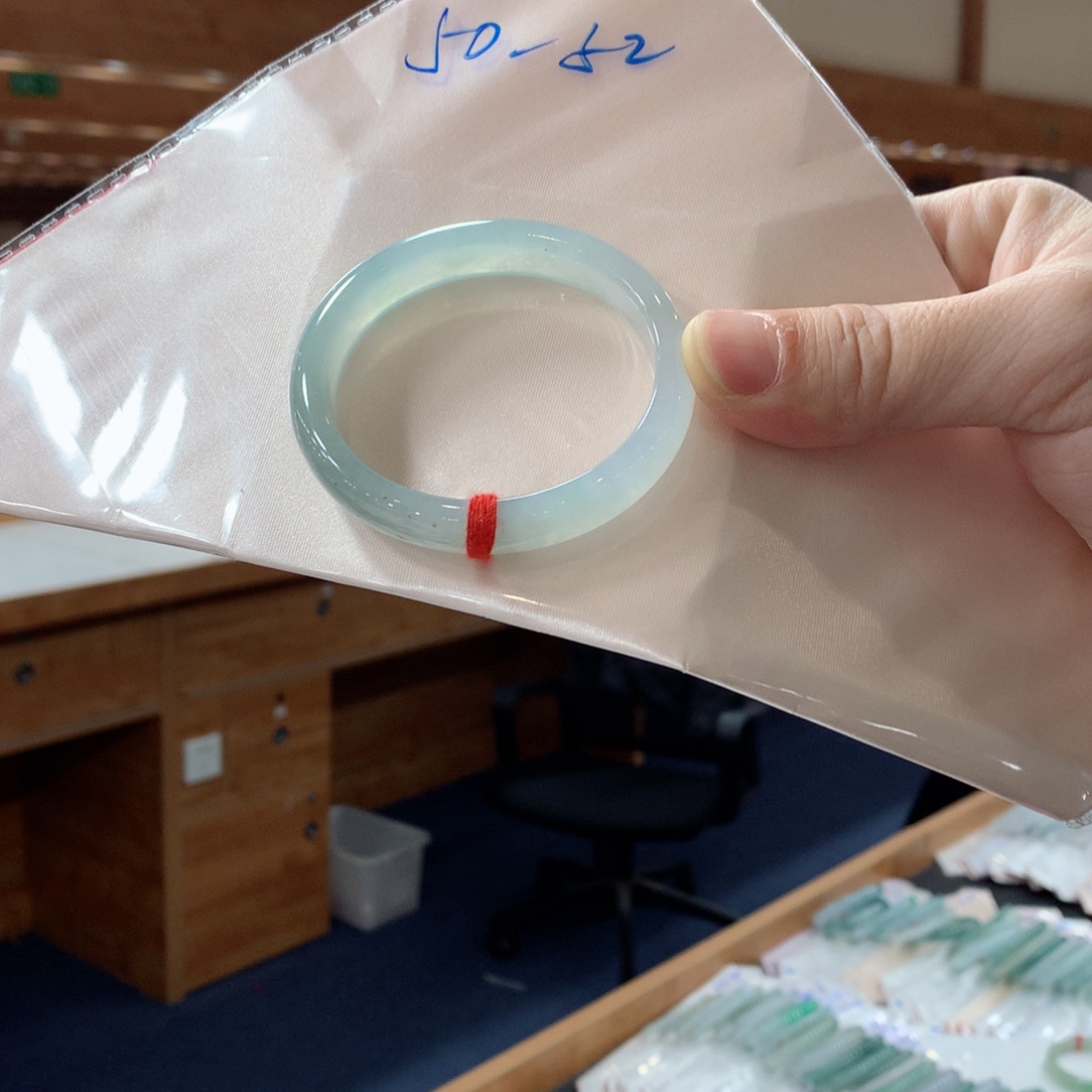 翡翠手镯未镶嵌买断