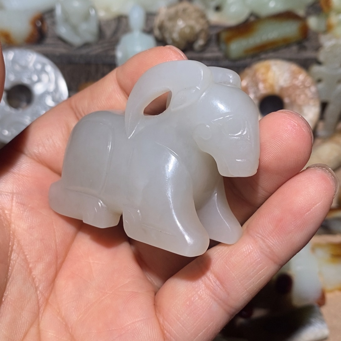 和田玉颈饰未镶嵌