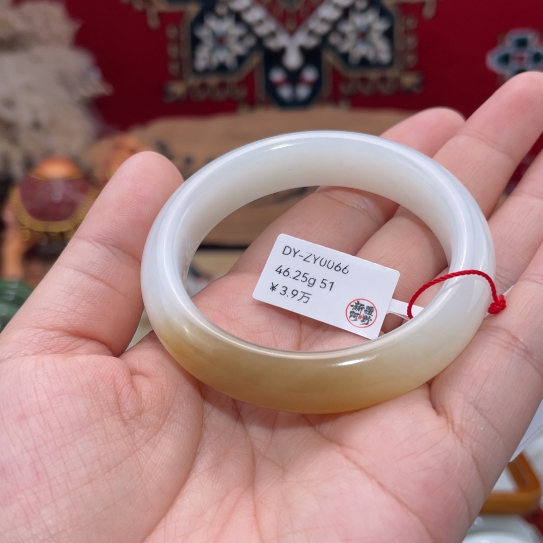 未镶嵌手镯和田玉新疆羊脂白玉带糖泥鳅背51#天然和田玉手镯