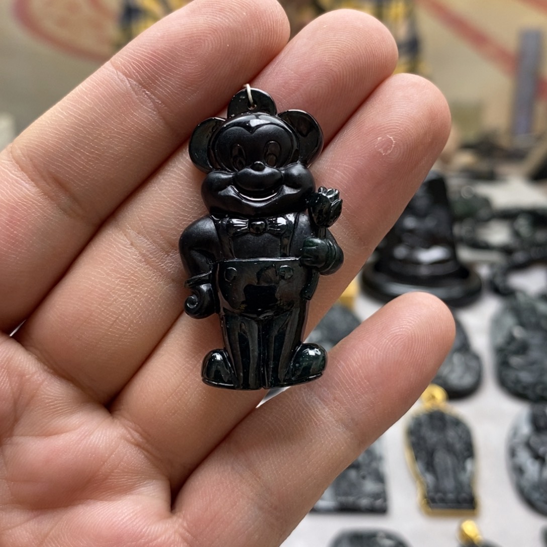 翡翠未镶嵌颈饰吊坠