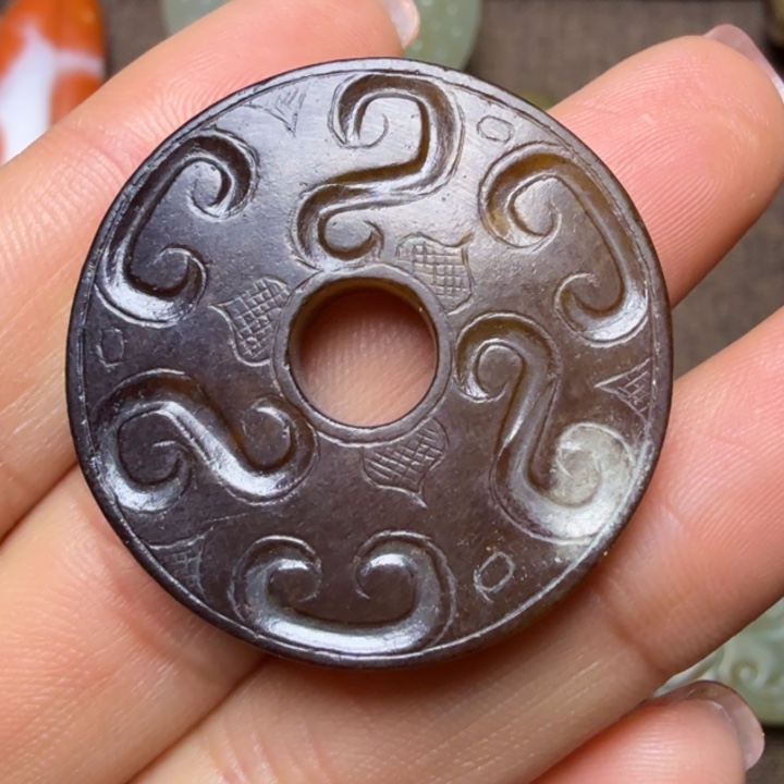 鼎***哥和田玉（糖玉）未镶嵌颈饰