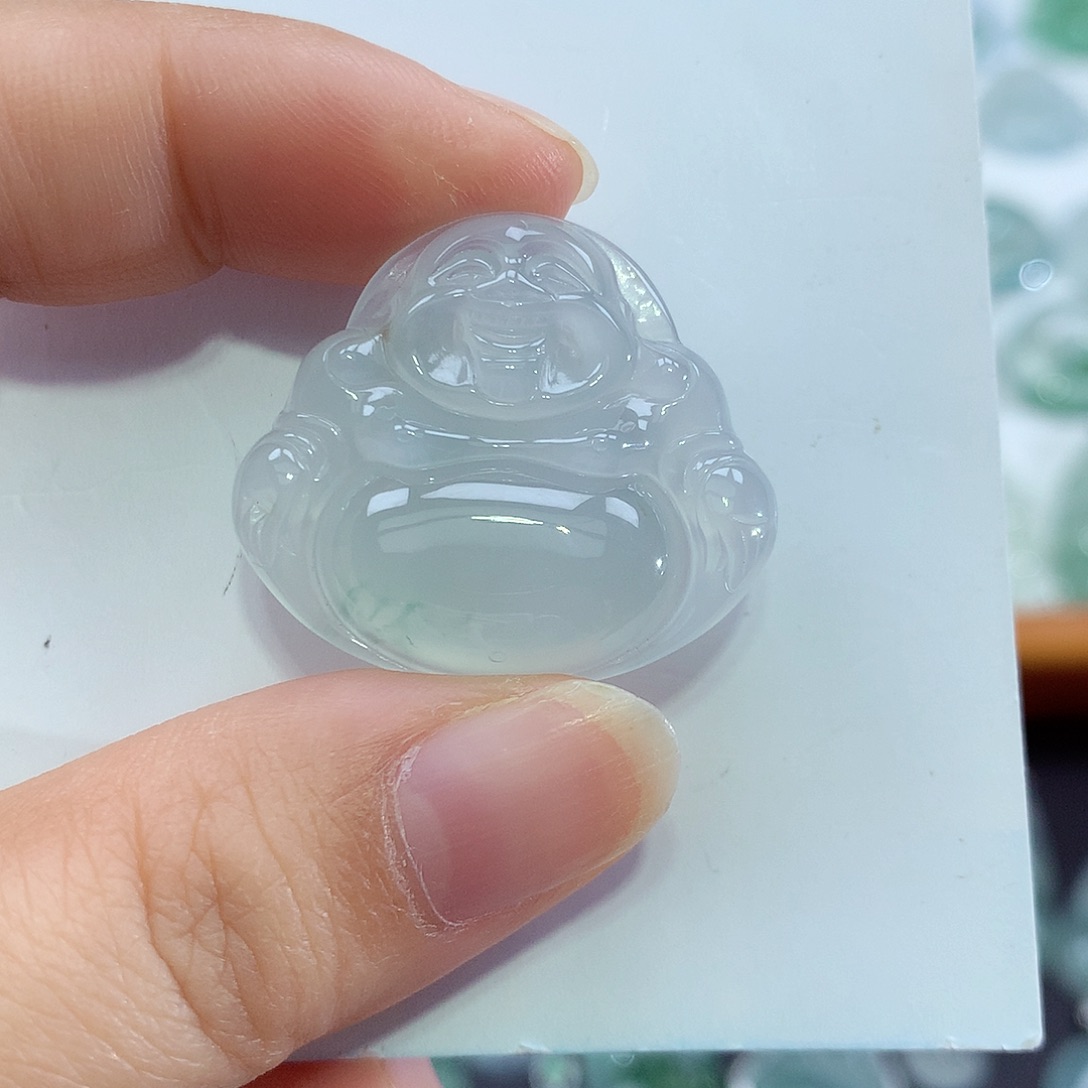 翡翠未镶嵌颈饰佛公