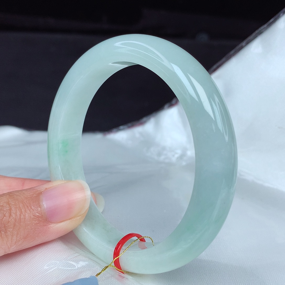 翡翠手镯未镶嵌55圈4092