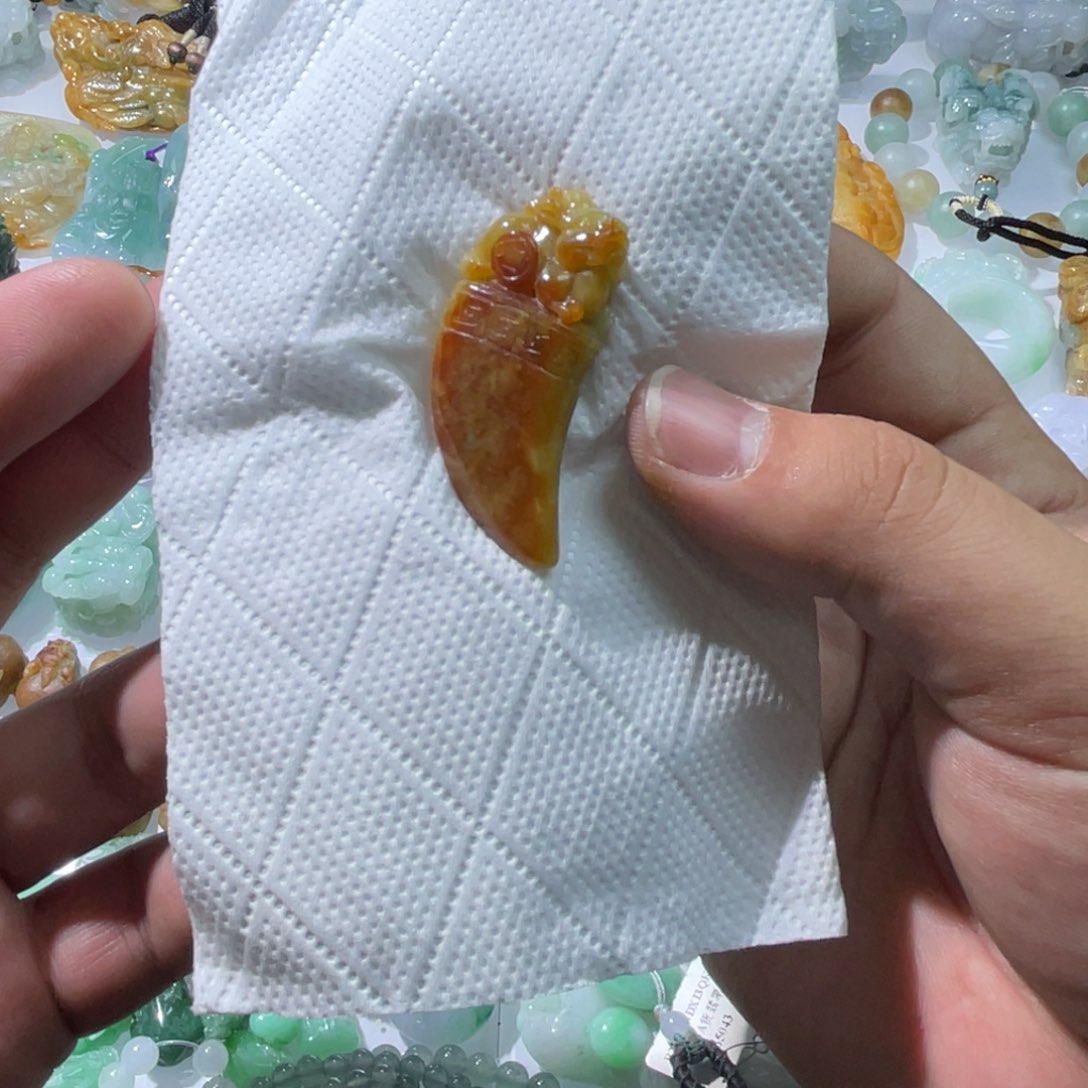 翡翠颈饰未镶嵌天然