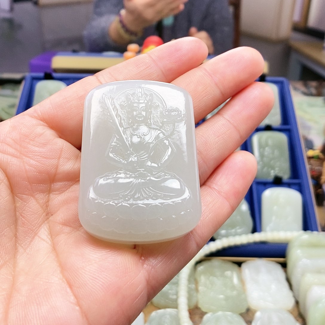 和田玉颈饰未镶嵌胖**哥