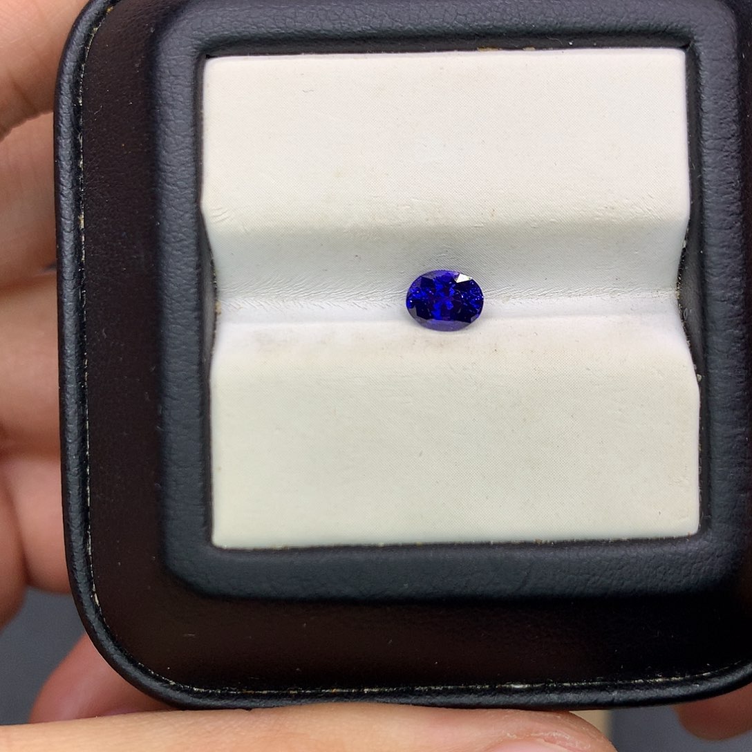 彩色蓝宝石裸石70分变色皇家蓝