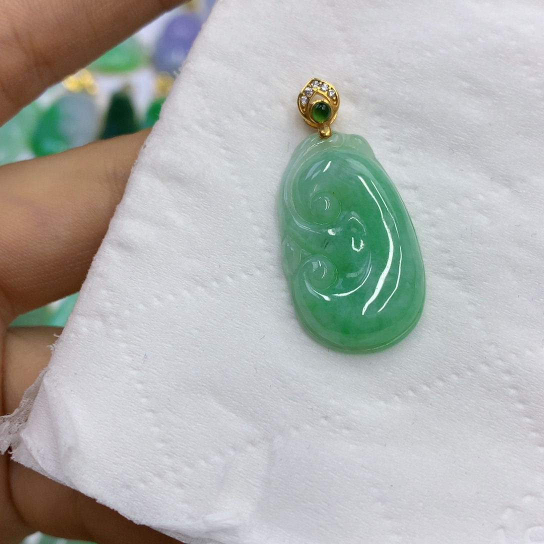 翡翠未镶嵌颈饰翡翠