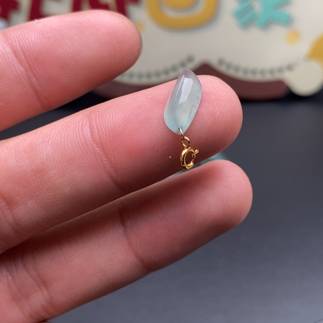 颈饰18K金镶嵌翡翠