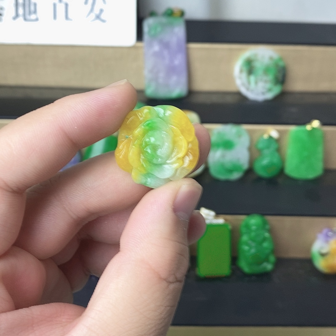 翡翠银S925镶嵌吊坠(赠链)