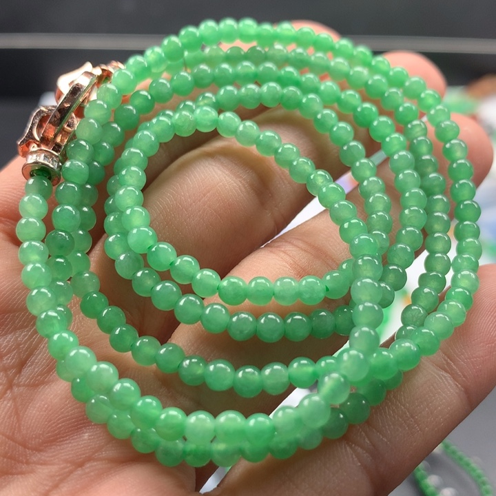 翡翠手镯未镶嵌卡