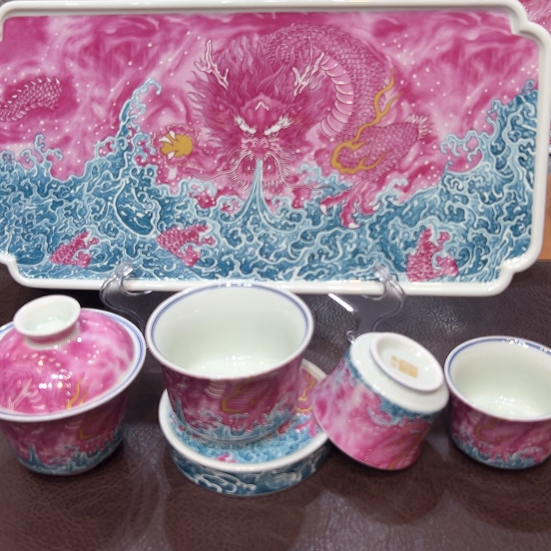 摆件景德镇陶瓷学院等多家单位建立合作关系