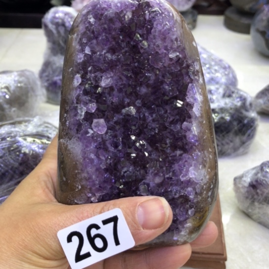 紫晶天然水晶摆件未镶嵌