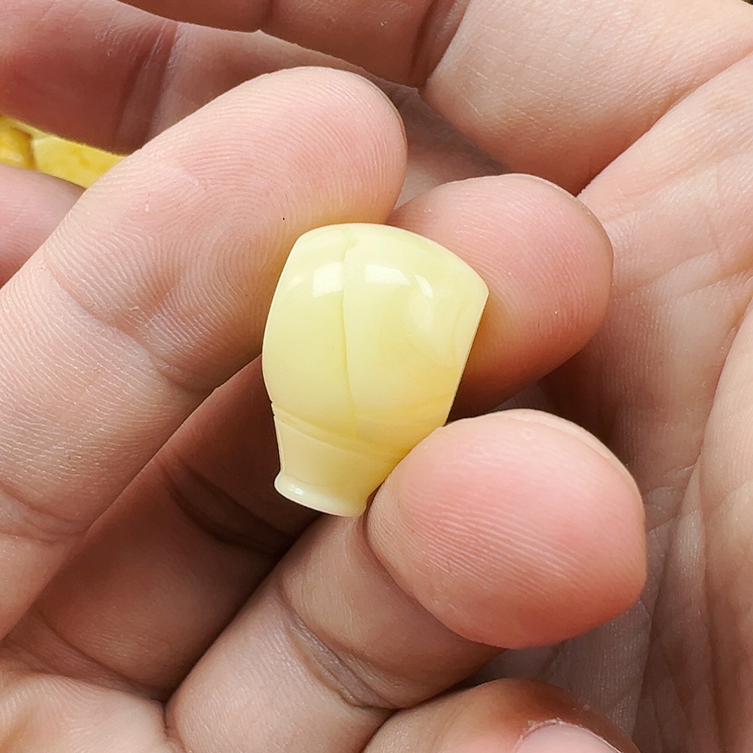 蜜蜡未镶嵌珠宝奇石右**龙三通