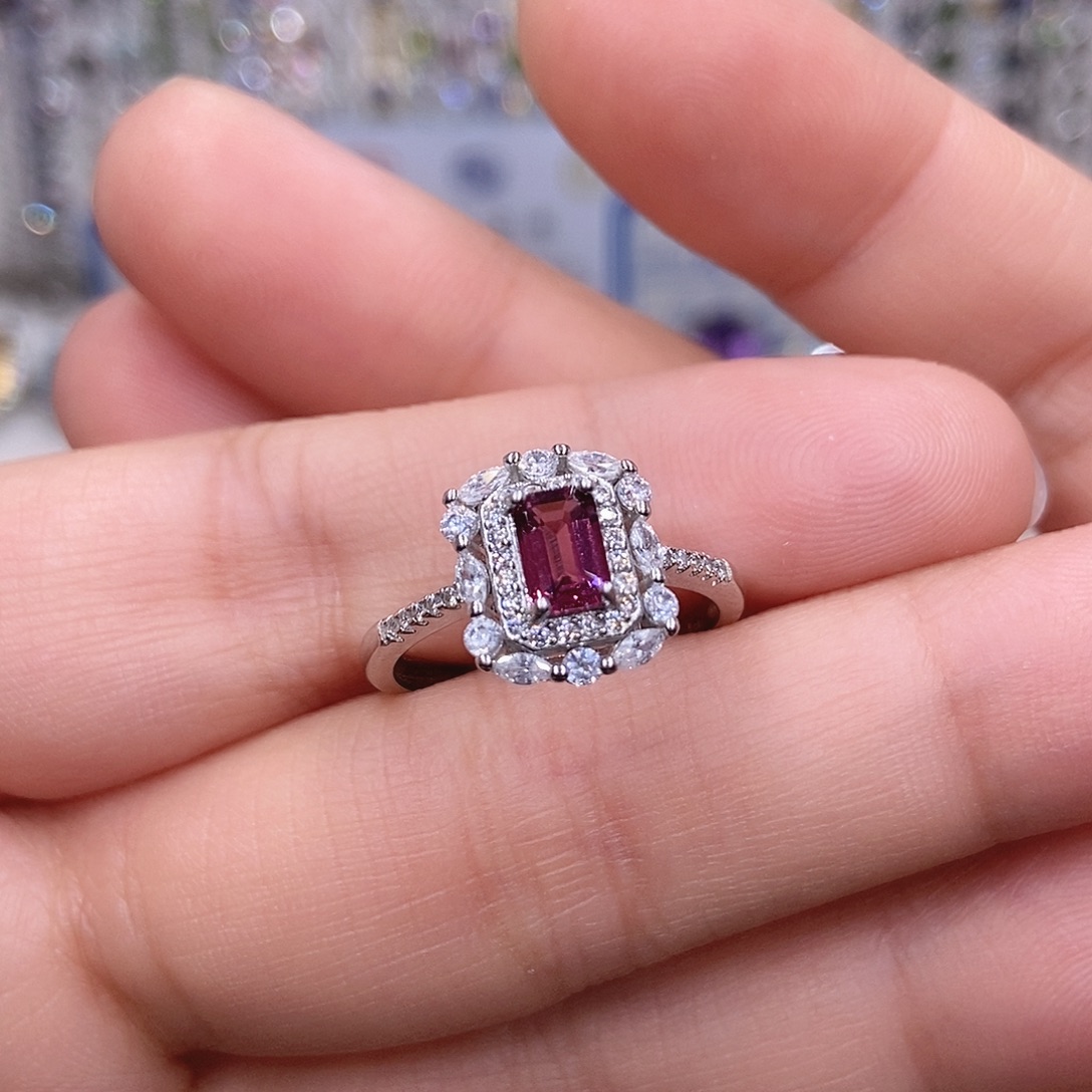 银S925镶嵌石榴石戒指