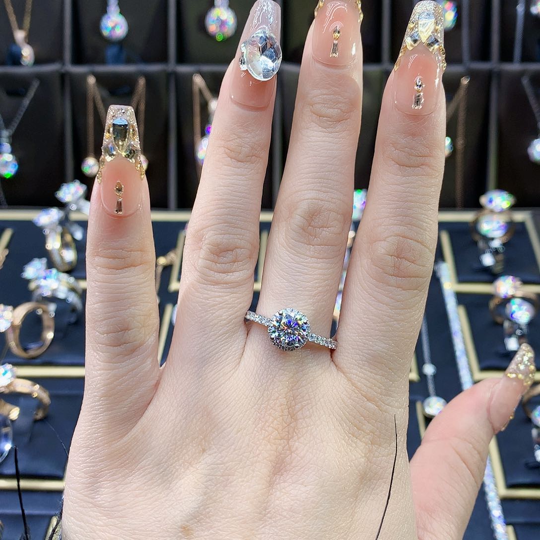 合成碳硅石（莫桑石）戒指/指环18K金镶嵌紫