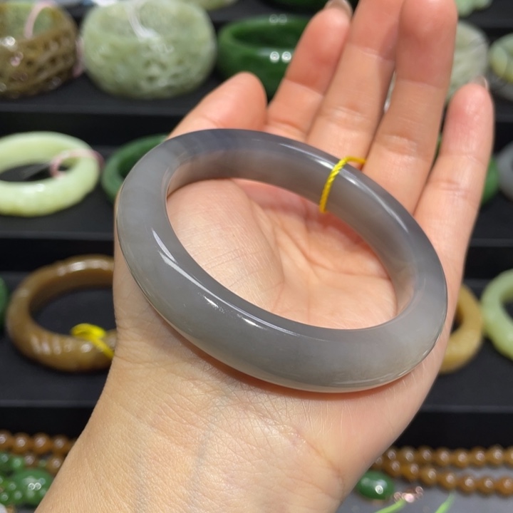 和田玉手镯55圈口 编号4未镶嵌