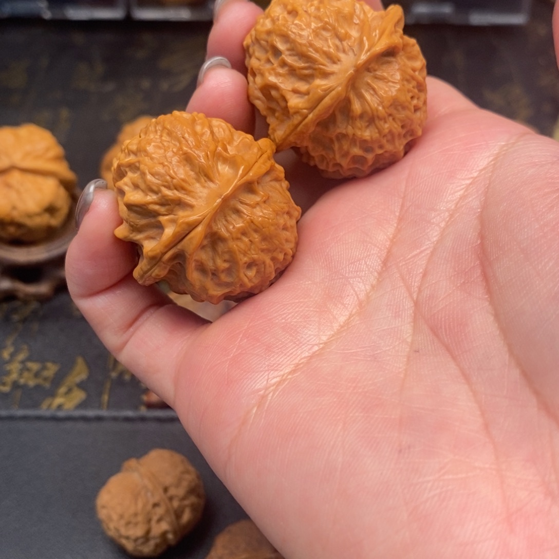 吊坠文玩核桃珊瑚绣球