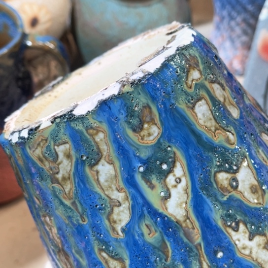 罐默认微瑕，有孔编号16-219