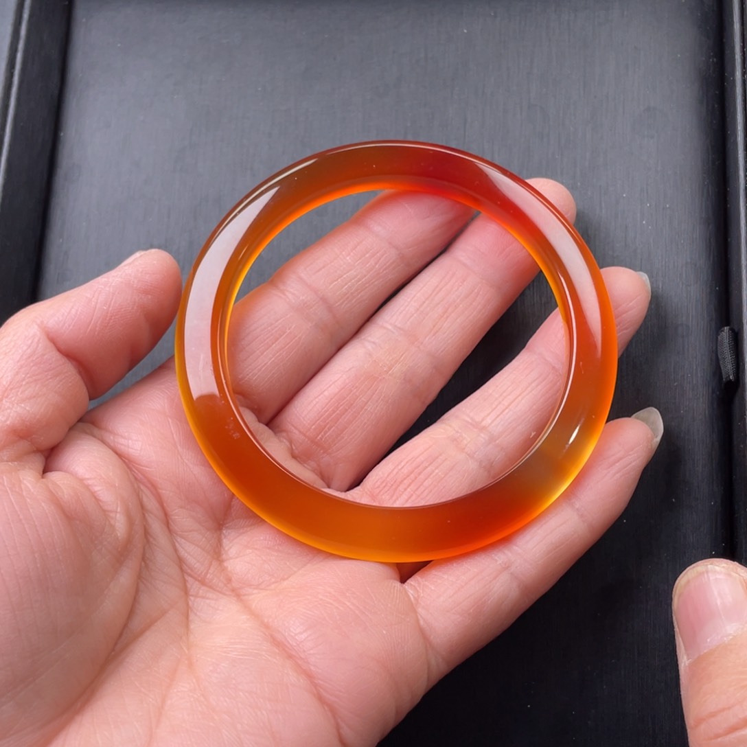 玛瑙/玉髓手镯未镶嵌e****猫