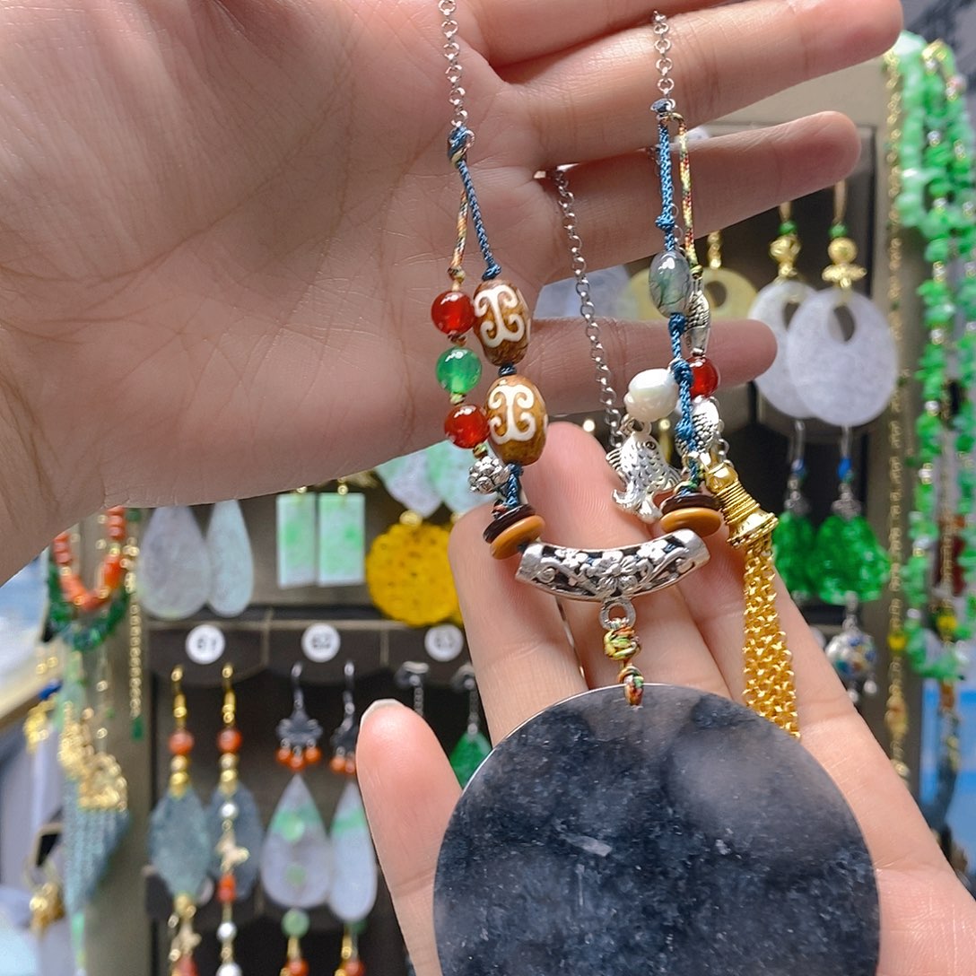 未镶嵌翡翠耳饰翡翠