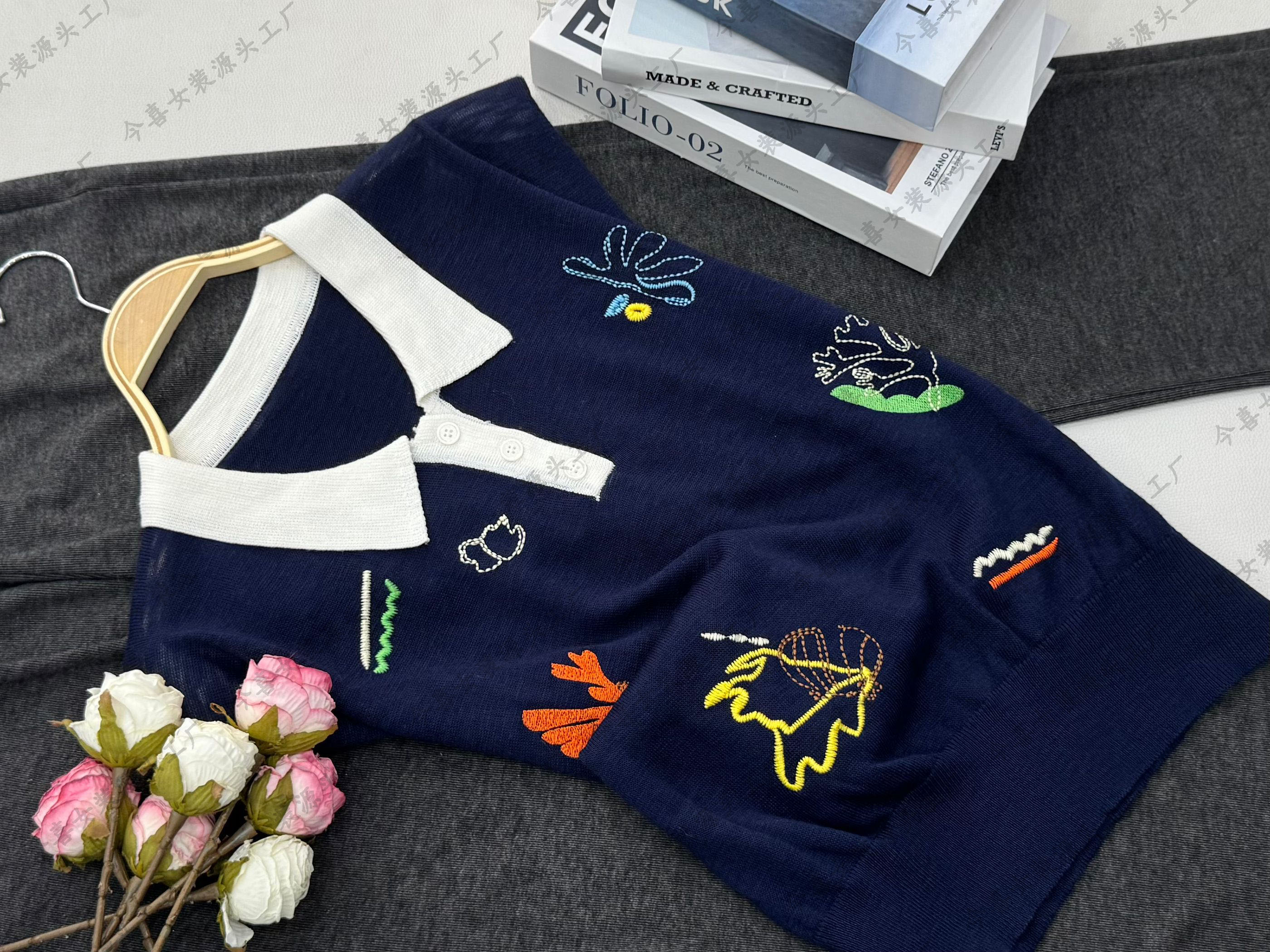 【蓝色翻领刺绣】新款时尚套头马甲针织衫QC3447