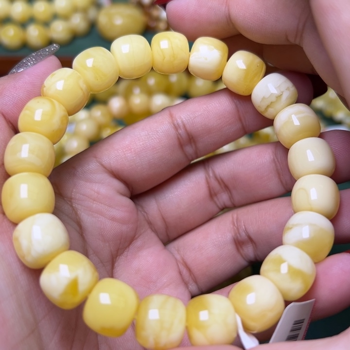 蜜蜡未镶嵌珠宝奇石