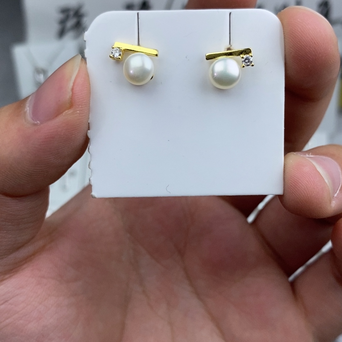 淡水珍珠耳饰未镶嵌